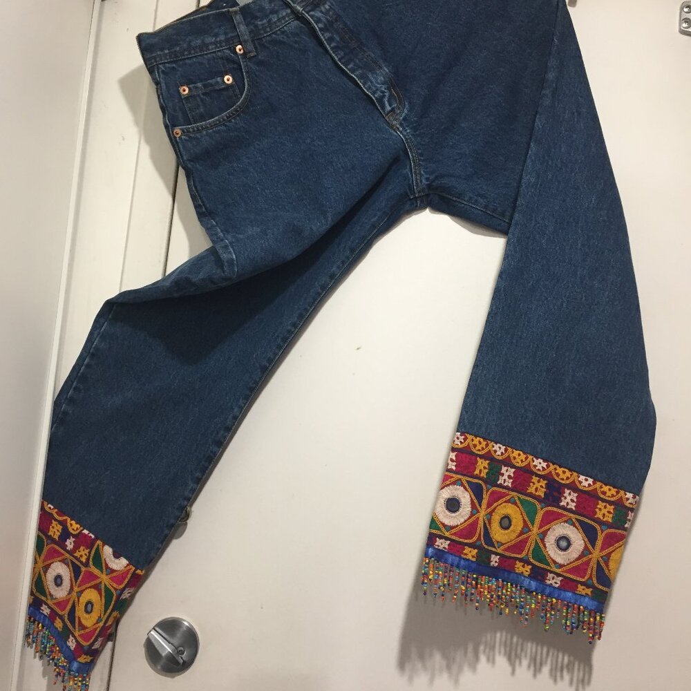 VINTAGE SANTANA SINGAPORE HIGH RISE EMBROIDERED EMBELLISHED CUFF JEANS SIZE 31
